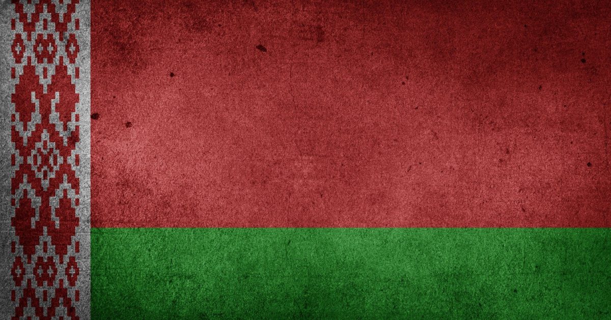 Piec ciezarowek pomocy z Polski na Bialorus