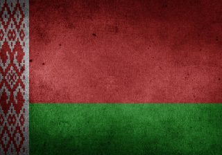 Piec ciezarowek pomocy z Polski na Bialorus