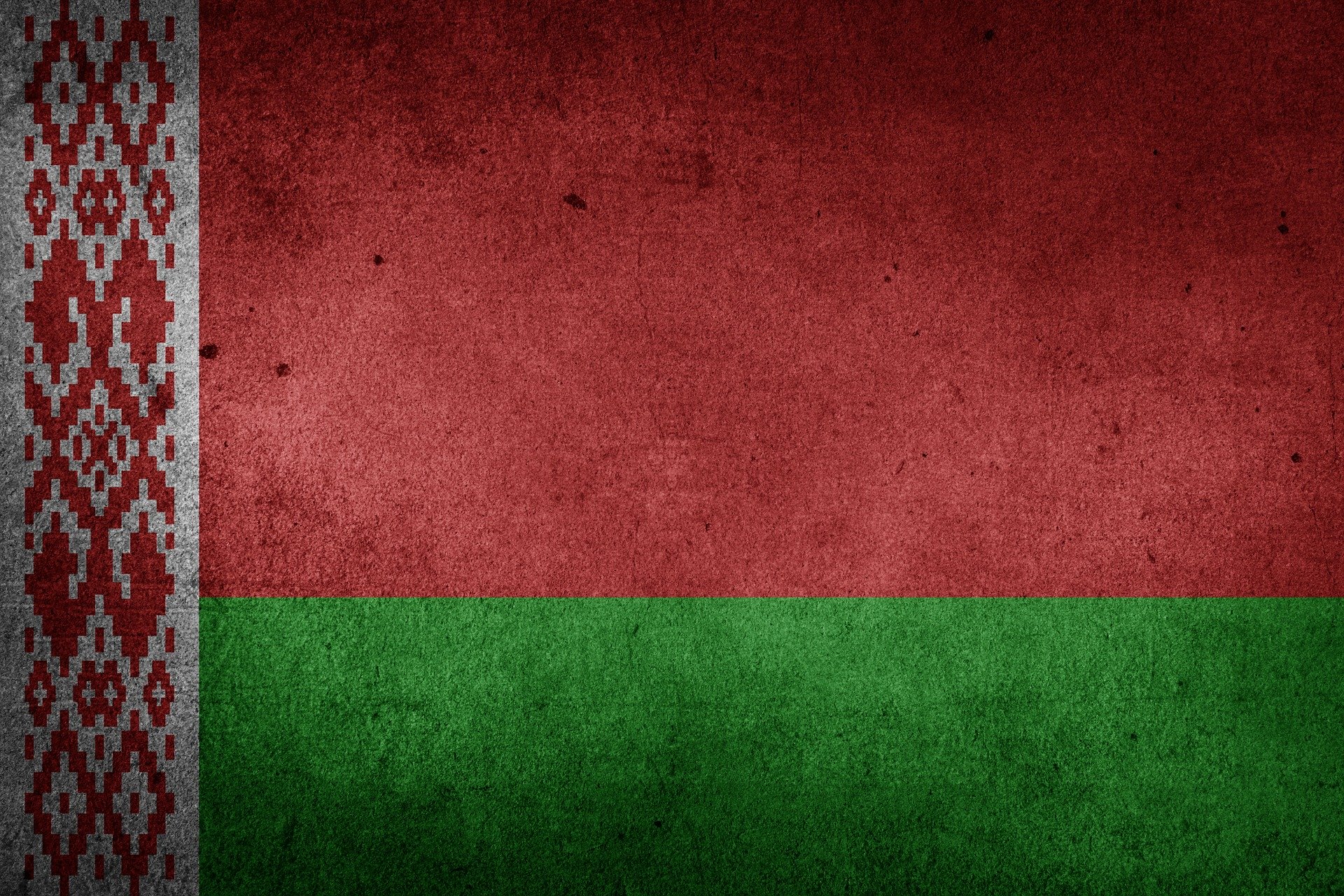 Piec ciezarowek pomocy z Polski na Bialorus