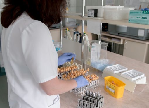 Donald Trump ma dowody na to, ze wirus powstal w laboratorium