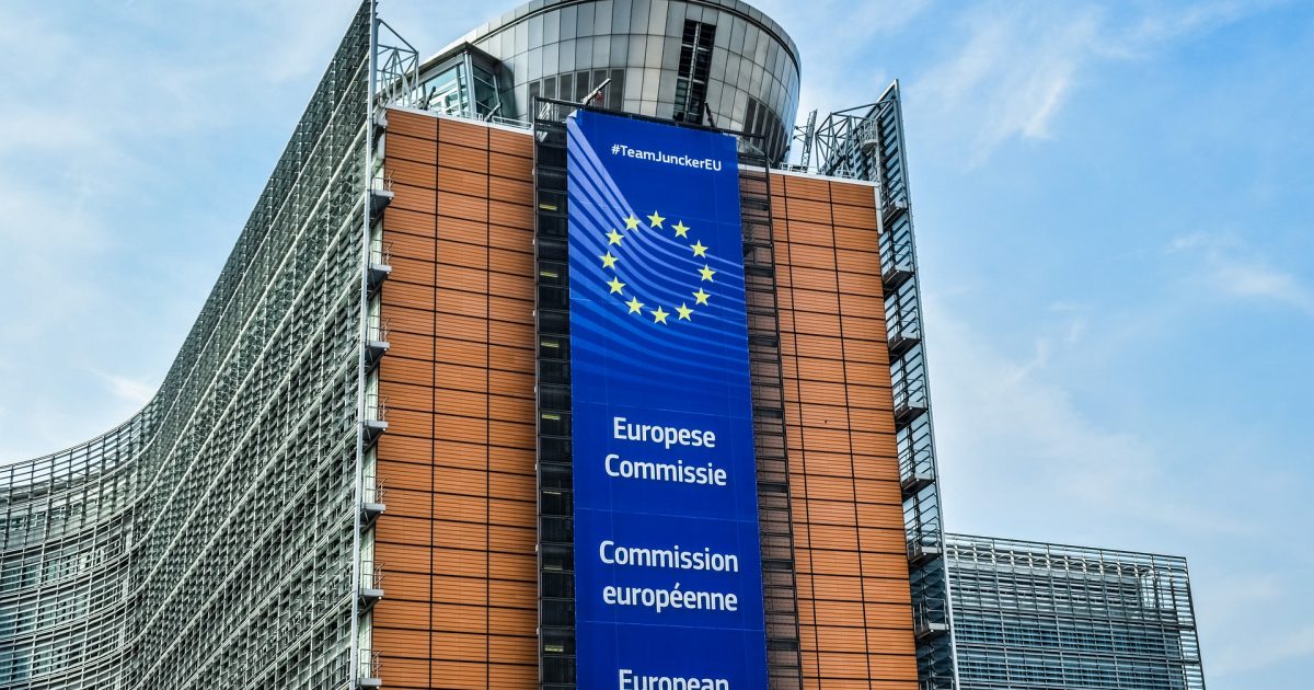 Komisarz UE migranci czynia nas bogatszymi