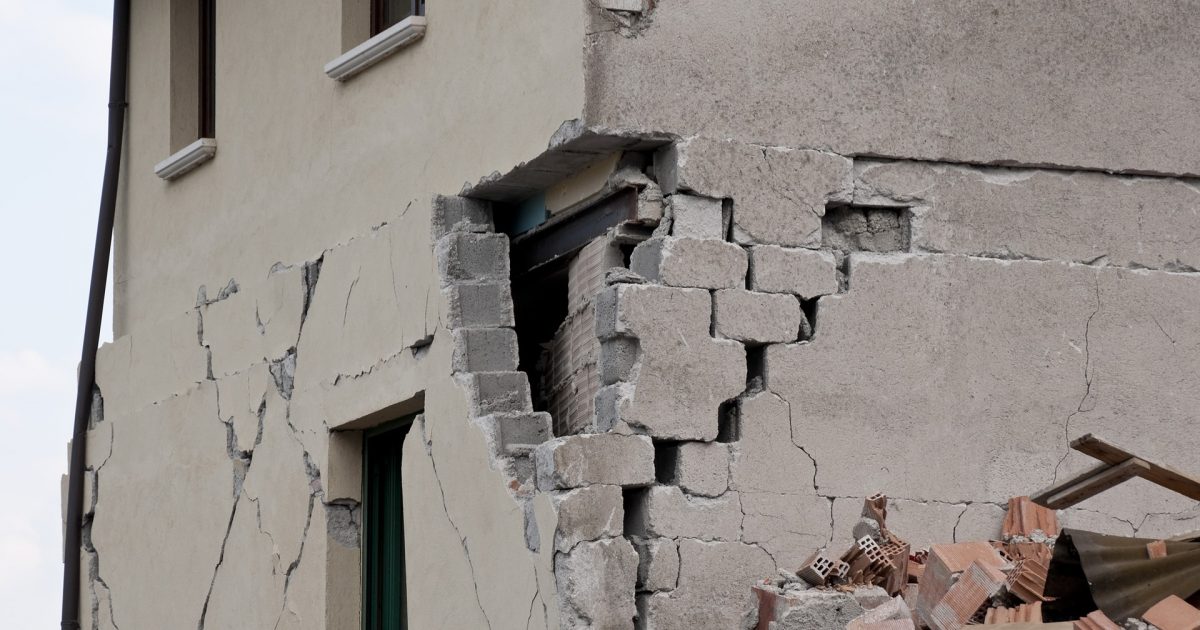 Trzesienie ziemi w Iranie zabilo dwie osoby
