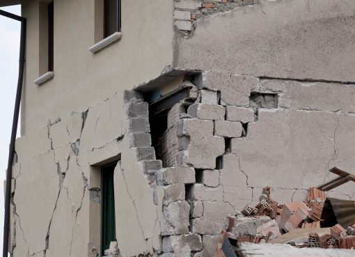 Trzesienie ziemi w Iranie zabilo dwie osoby